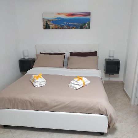 B&B House S. Ferdinando Наполи Екстериор снимка