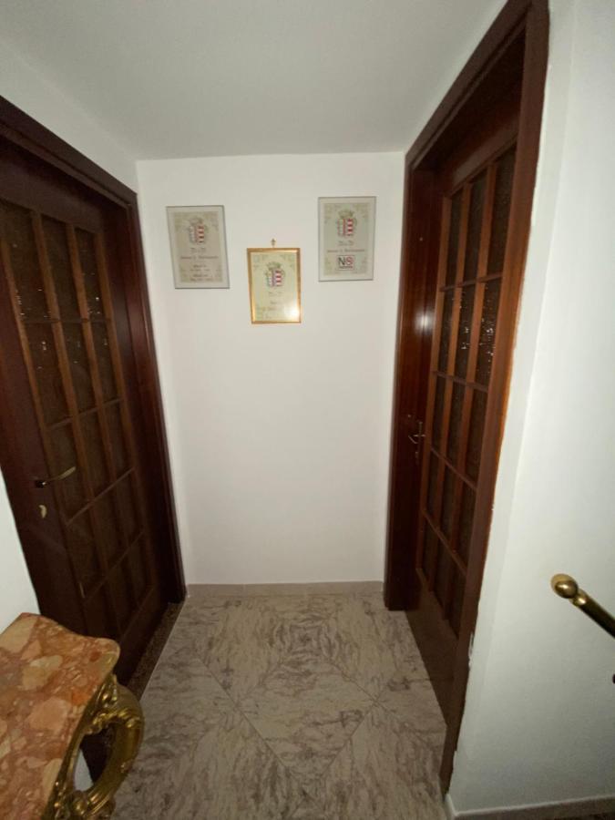 B&B House S. Ferdinando Наполи Екстериор снимка