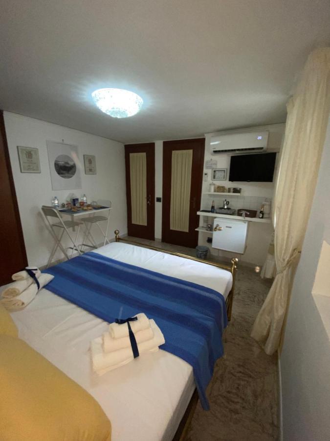 B&B House S. Ferdinando Наполи Екстериор снимка