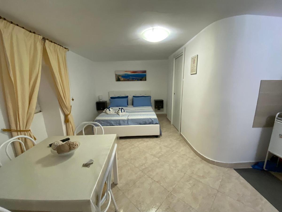 B&B House S. Ferdinando Наполи Екстериор снимка