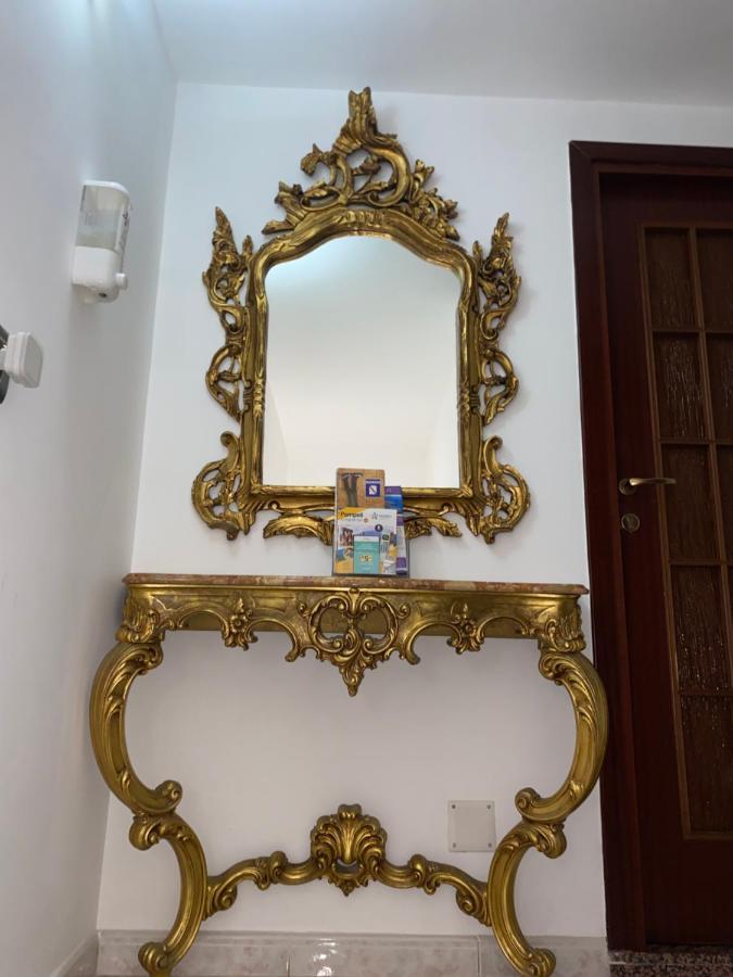 B&B House S. Ferdinando Наполи Екстериор снимка