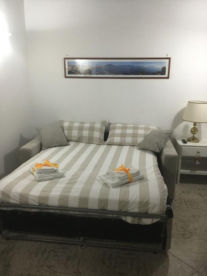 B&B House S. Ferdinando Наполи Екстериор снимка