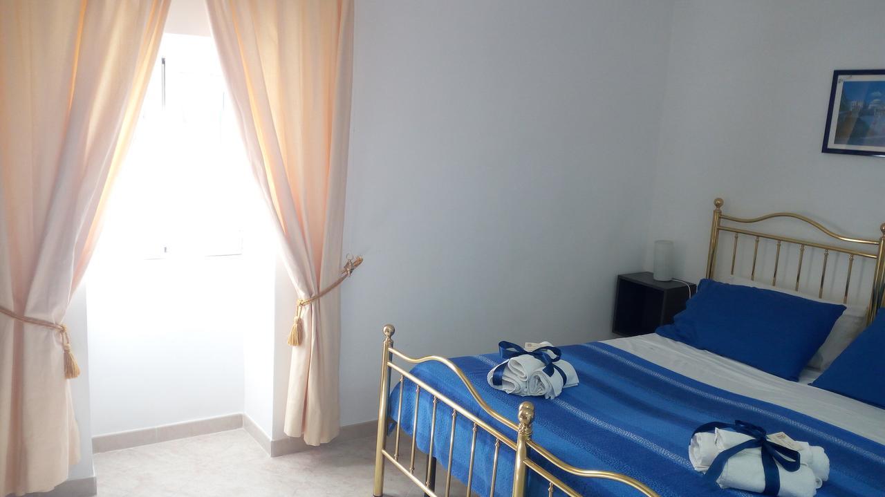 B&B House S. Ferdinando Наполи Екстериор снимка
